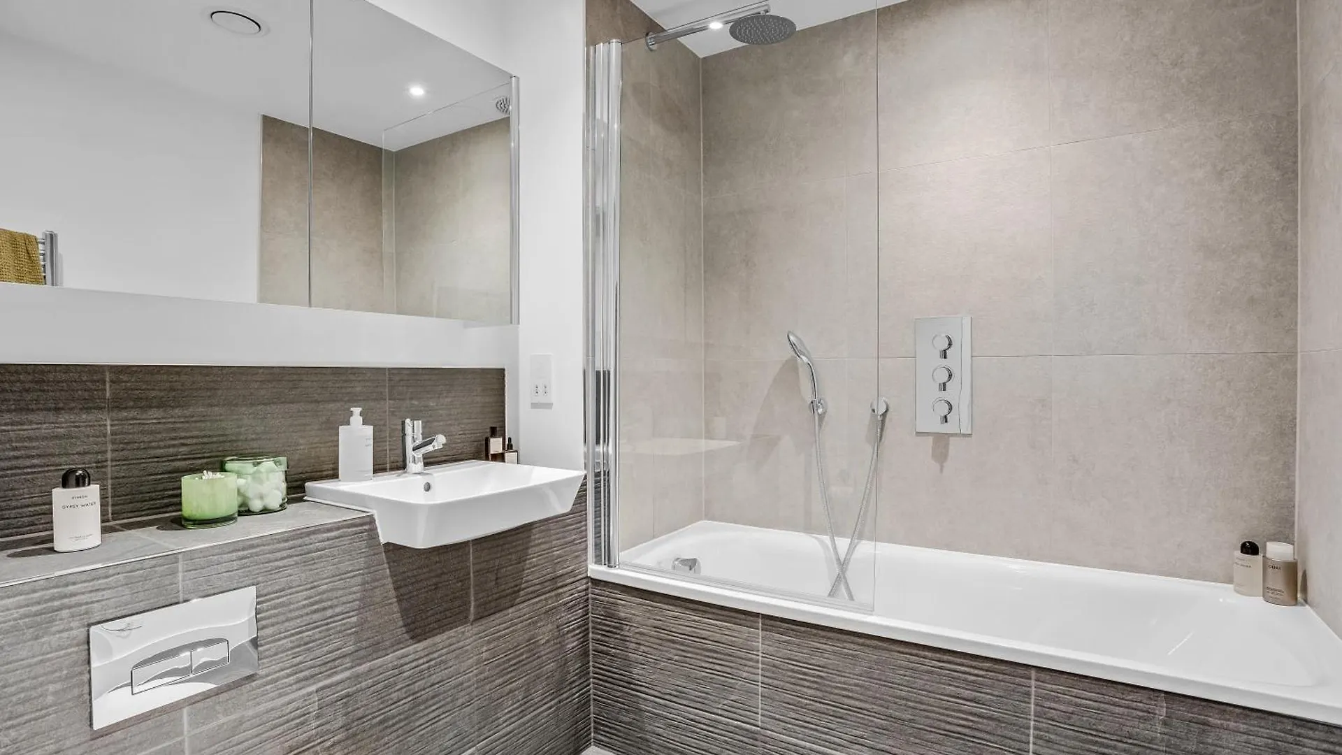 Apartment Riverstone Heights London