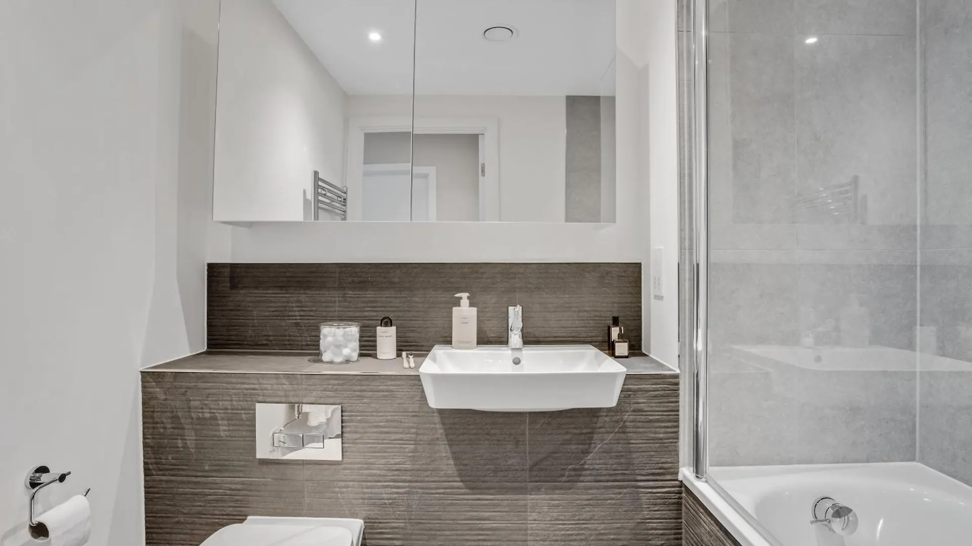 Riverstone Heights London Apartment