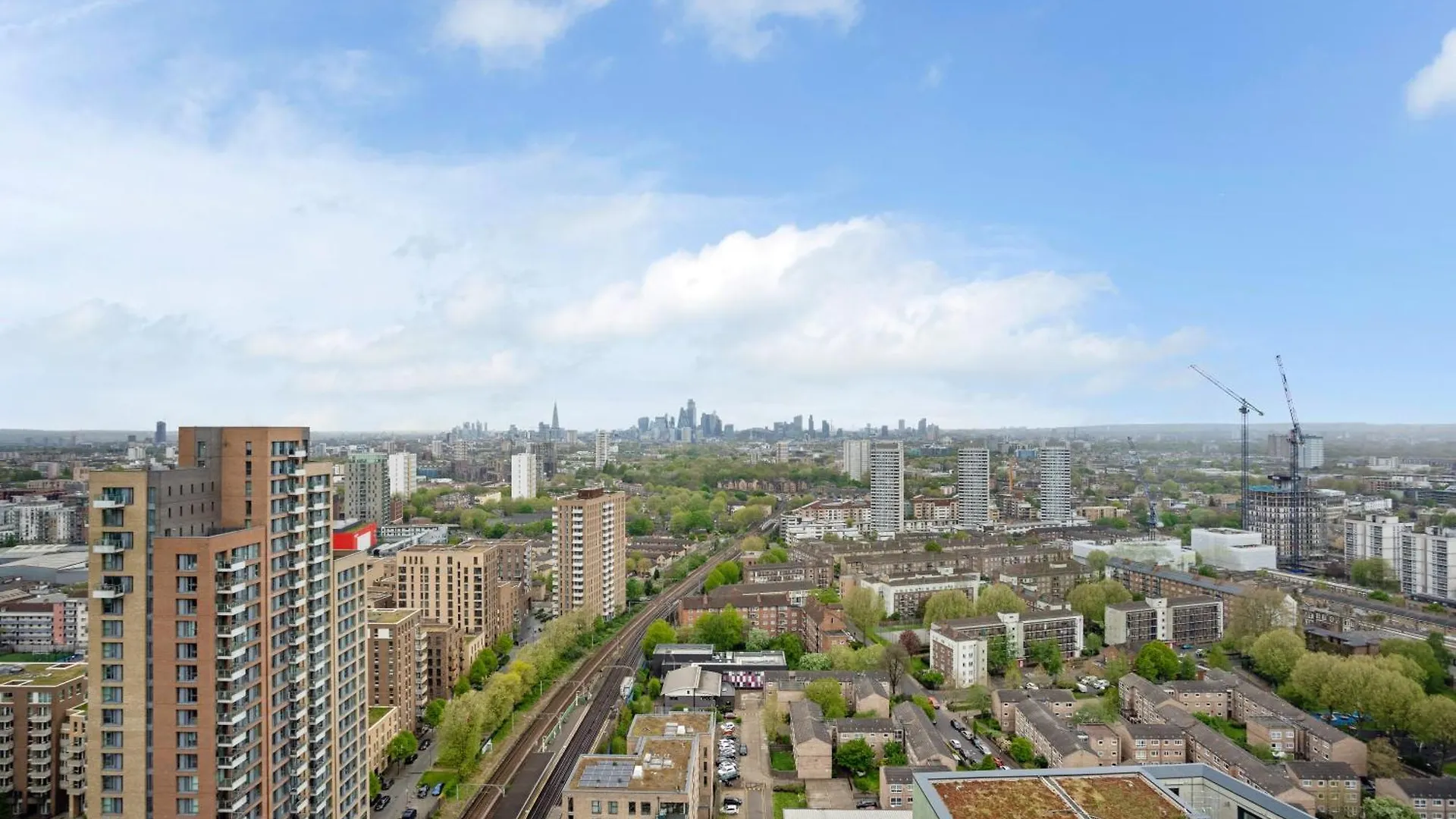 Apartment Riverstone Heights London
