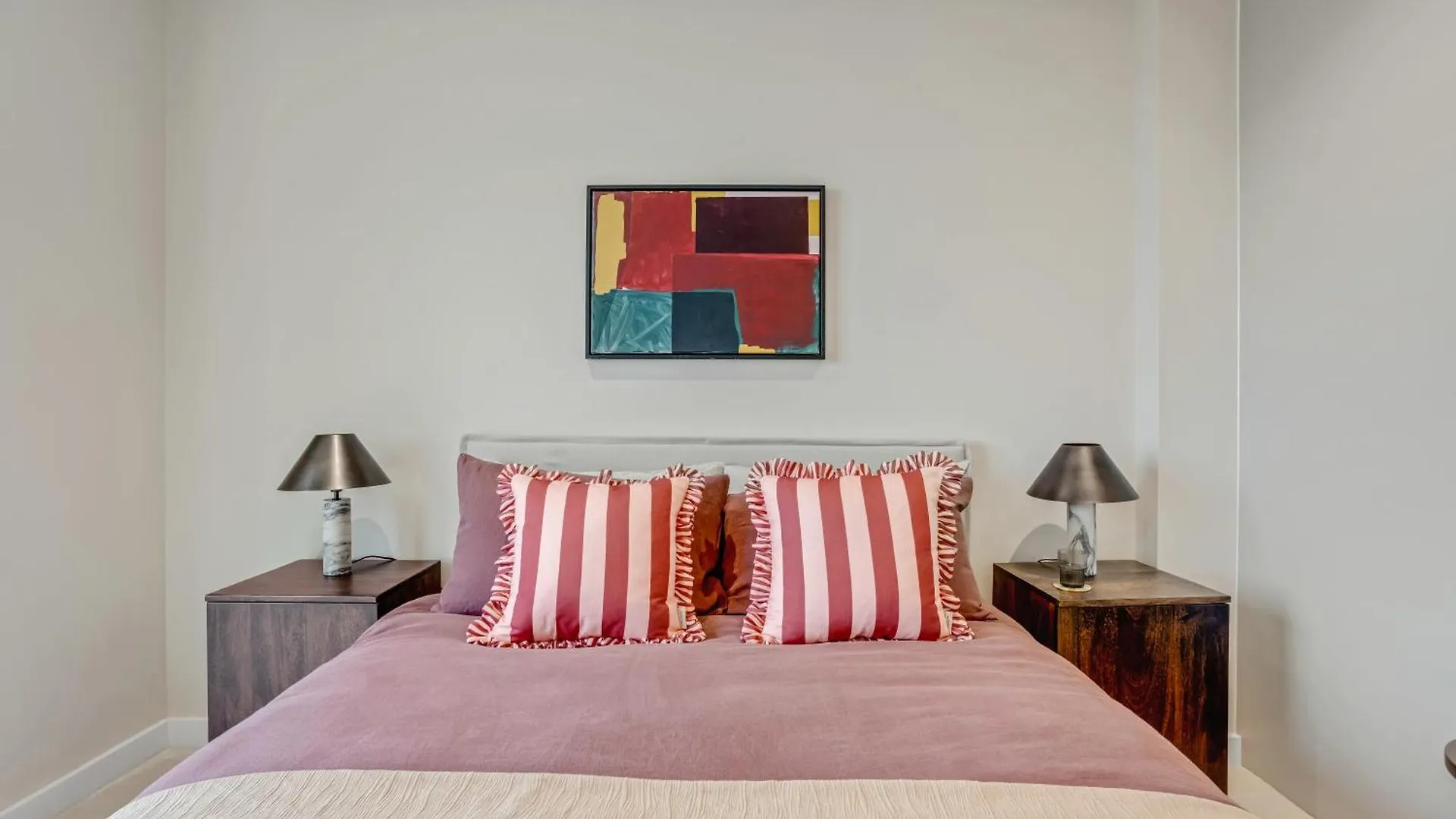 Riverstone Heights London Apartment