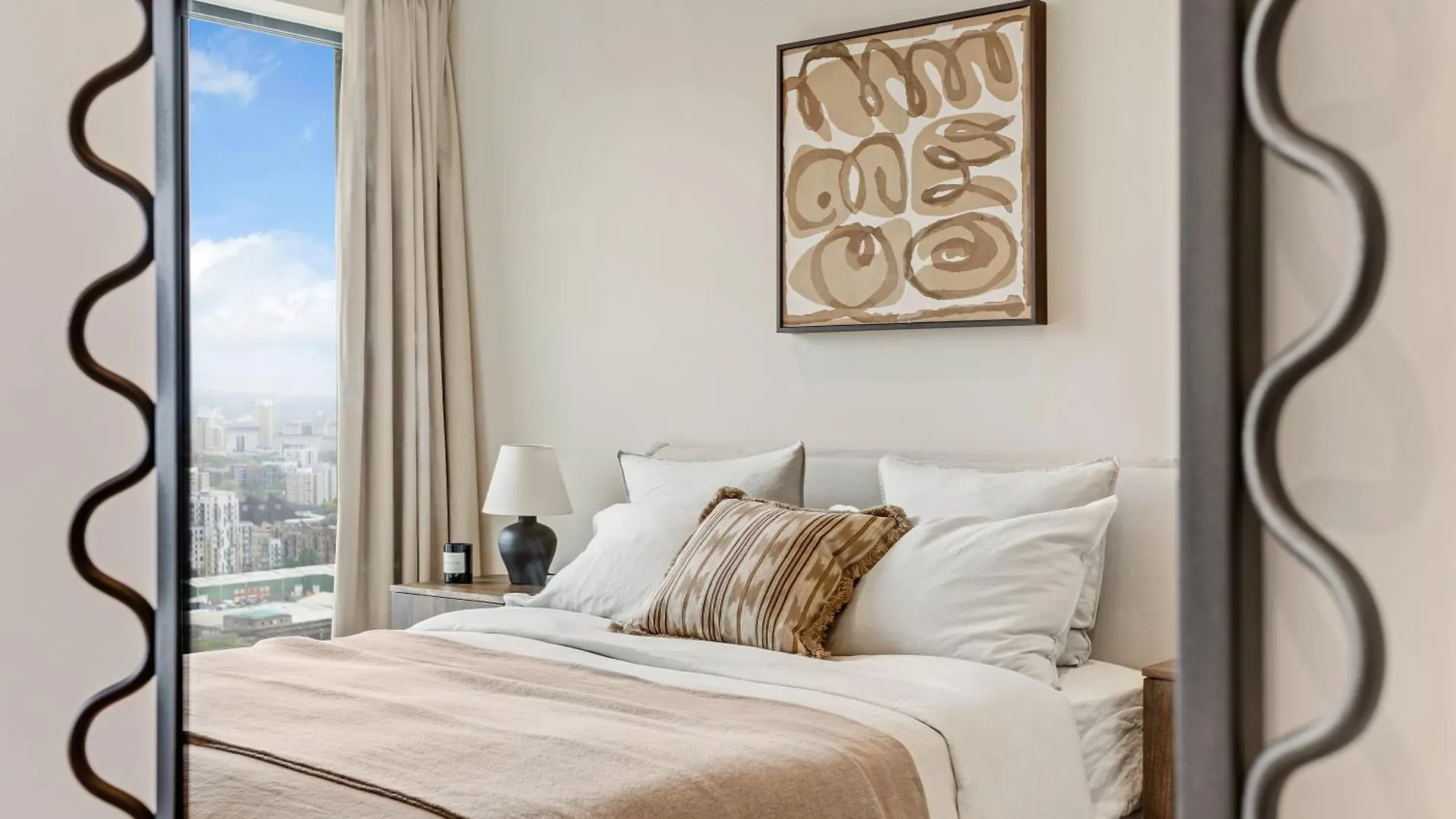 Riverstone Heights London 0*,