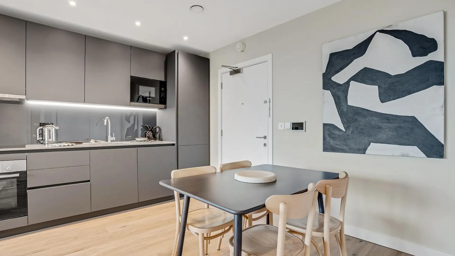 Apartment Riverstone Heights London