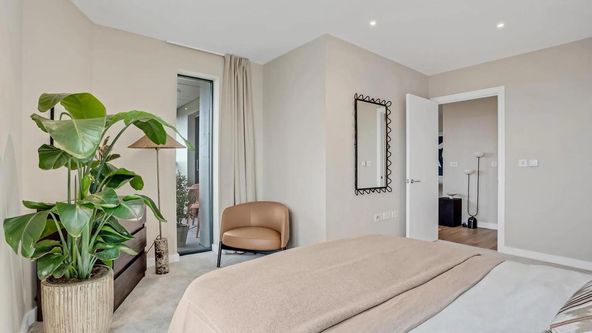Riverstone Heights London 0*,  United Kingdom