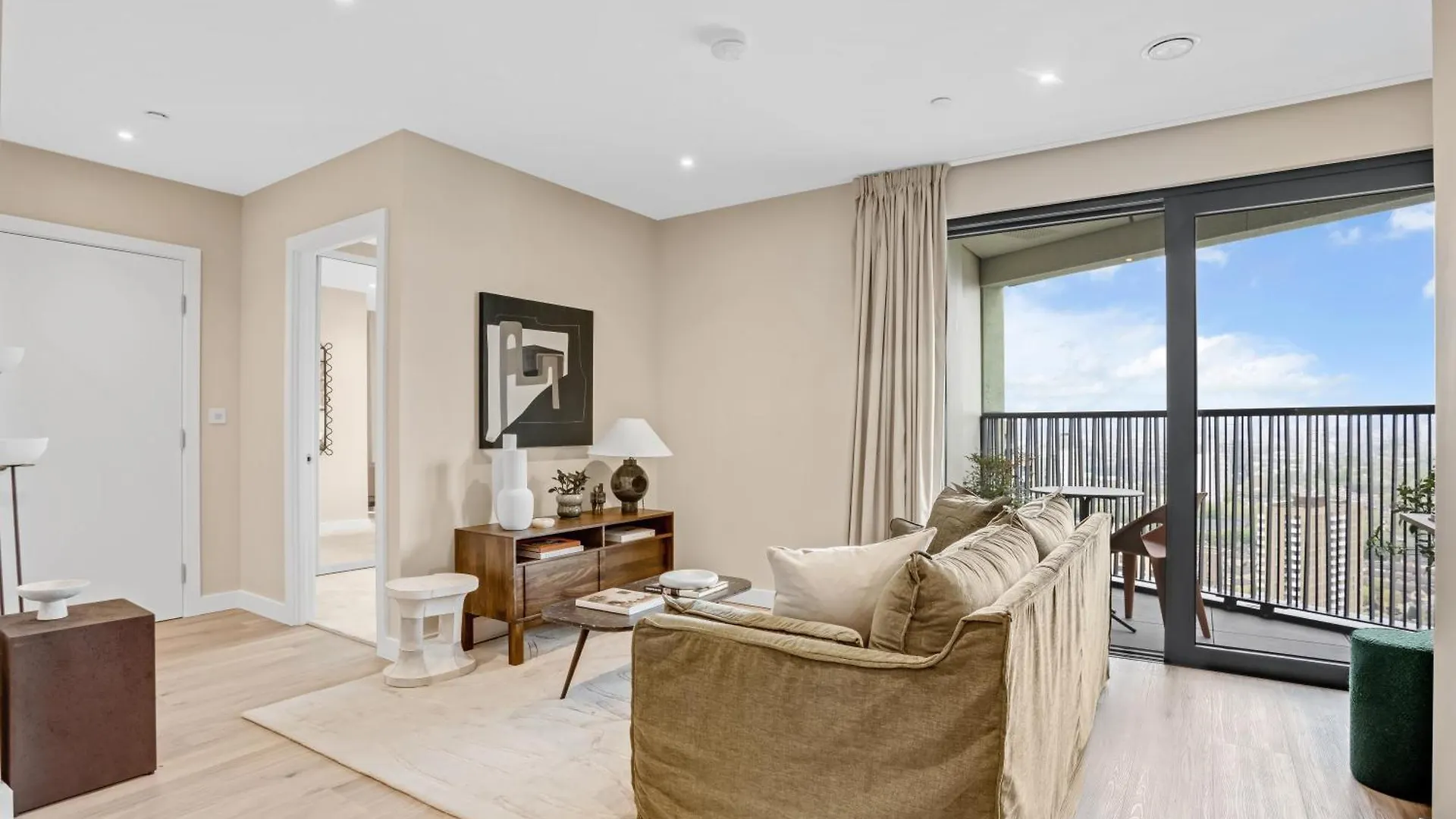 Apartment Riverstone Heights London